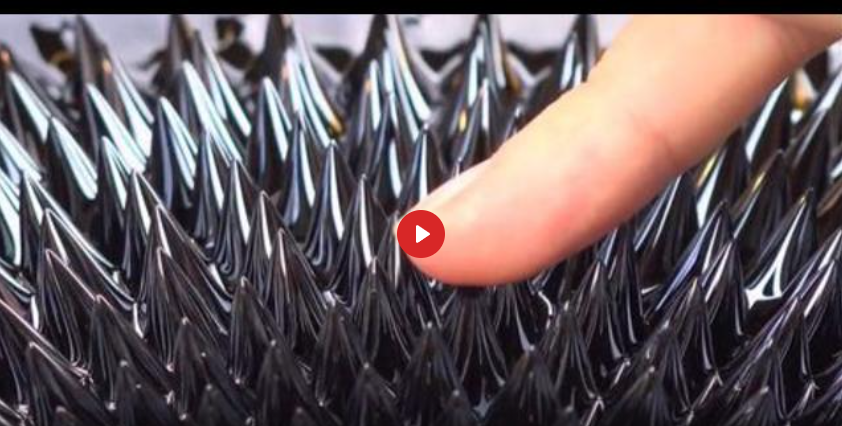 FERROFLUIDE OU BLACK GOO (LIQUIDE GRAPHÈNE OXYDE DE FER) RENCONTRE UN AIMANT GÉANT... DANS LE VAX