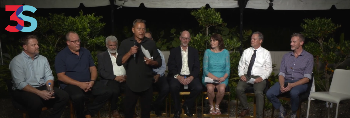 Conversations Covid : 8 médecins et scientifiques éminents s'engagent dans un échange remarquable - vidéo complète À San Juan, Porto Rico, un groupe de médecins et de scientifiques s'est réuni dans un forum