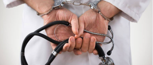 Le ministère américain de la justice inculpe 138 personnes dans des stratagèmes de fraude massive