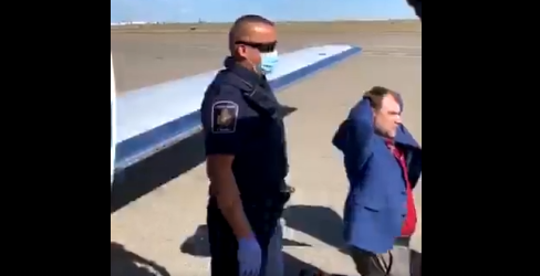 RUPTURE : Le pasteur Artur Pawlowski vient d'être arrêté alors qu'il débarquait au Canada après une tournée de 4 mois en Amérique.