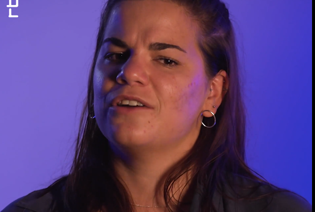 Julie, infirmière à bout C’était son rêve et pourtant, à 30 ans, elle pense déjà à changer un jour de métier. Julie est infirmière aux soins intensifs et en a gros sur le cœur. Elle nous explique pourquoi aujourd’hui, elle ne recommande plus ce métier à personne.